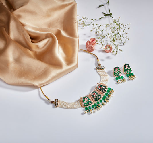 Choker With 3 Green Plate With Red Flowers