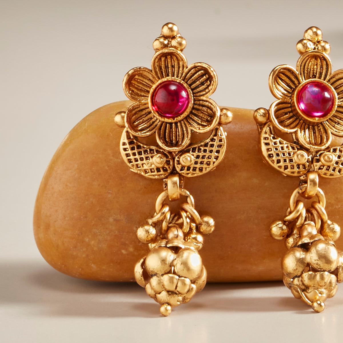 Golden With Red Flower With Hanging
